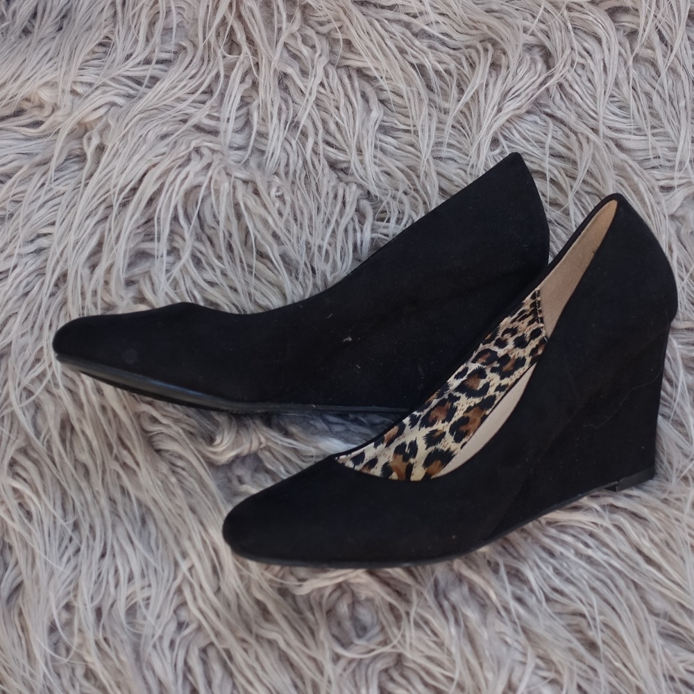 Black Velvet Wedge Pumps 10